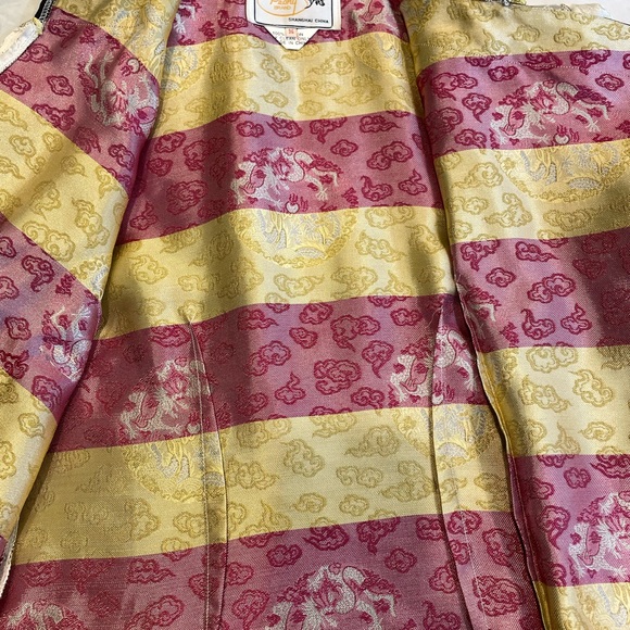 Silver Asian blouse with black embroidered trim and frog closures - Picture 5 of 7